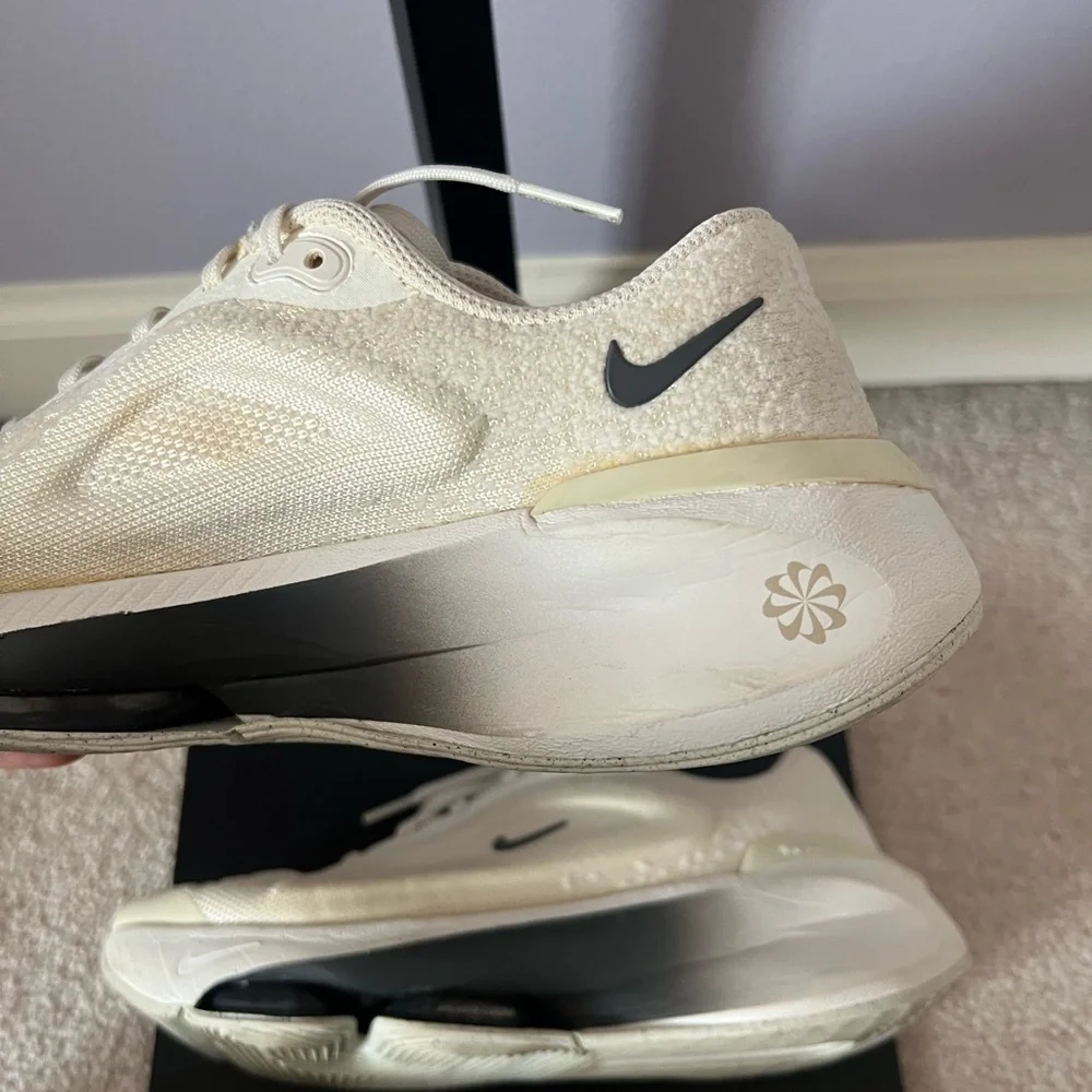 Nike Women’s Versairs